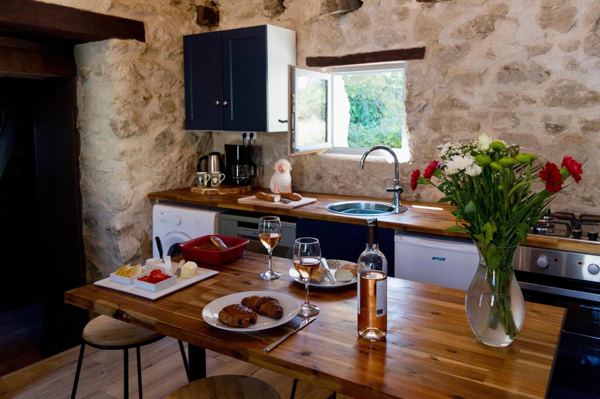 Petite Maison De Mouton Azat-le-Riz Ngoại thất bức ảnh